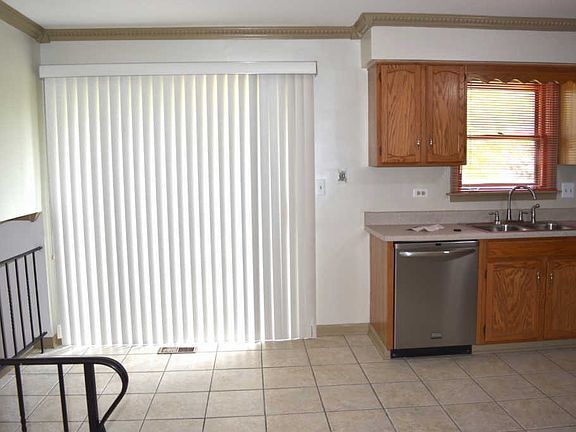 3rd image of 8439 Beller Dr
