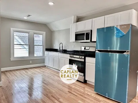 3 bed, $1,750 — Photo 2