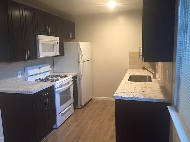 1st image of 176 Towne Trl