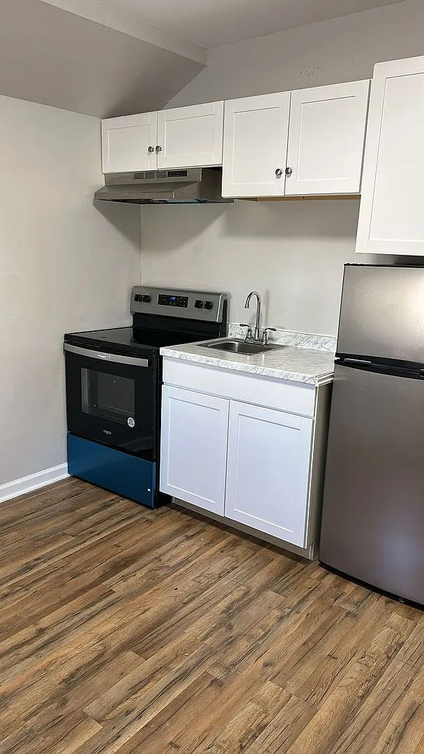 212 Washington St — Photo 3