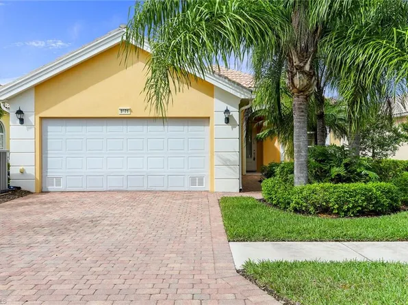 8571 Alessandria Ct, Naples, FL 34114