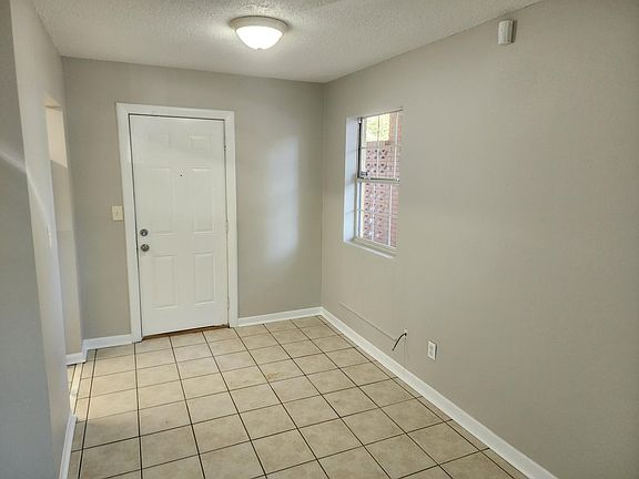 3rd image of 128 Smith St