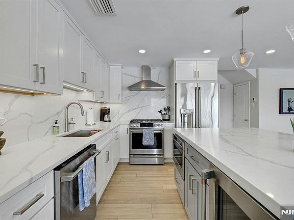 2nd image of 2 Horizon Rd APT G1
