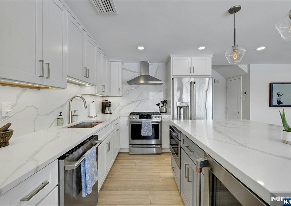 1st image of 2 Horizon Rd APT G1