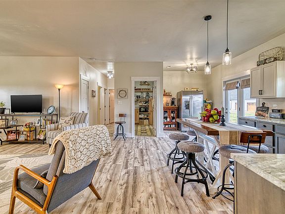3rd image of 894 Union Chapel Rd