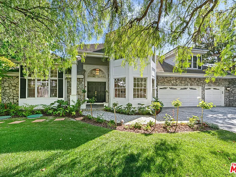 5958 Busch Dr — Photo 2