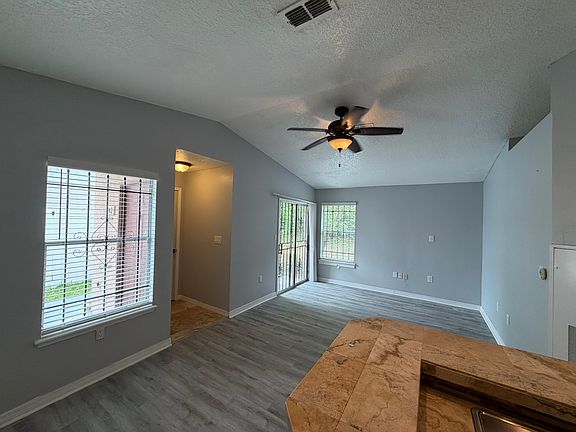 3rd image of 942 Loquat Tree Rd #942