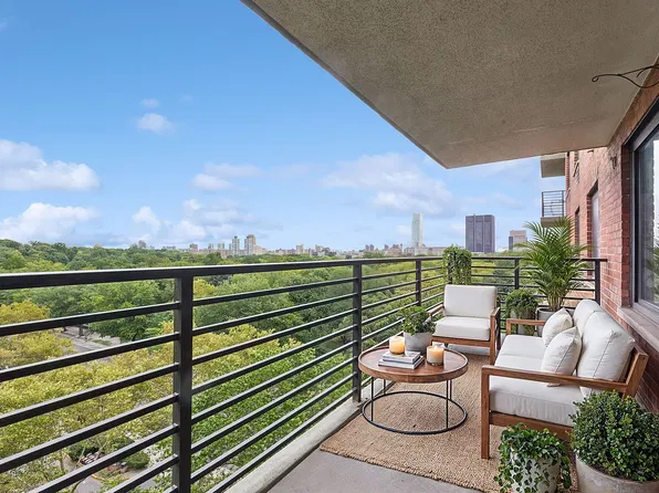 372 Central Park W, New York, NY