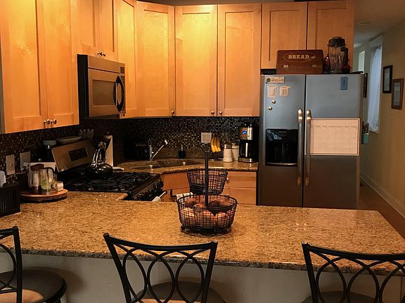 3rd image of 1063 N Paulina St #2