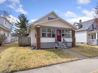 110 Magnolia St, Muscatine, IA 52761