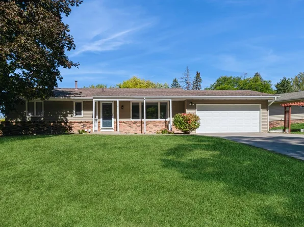 1904 Sioux Ct, Burnsville, MN 55337