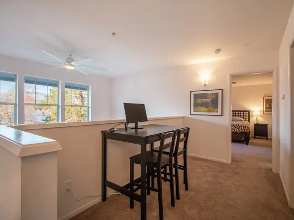 (undisclosed Address), Hood River, OR 97031