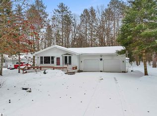209 Linwood Dr, Prudenville, MI
