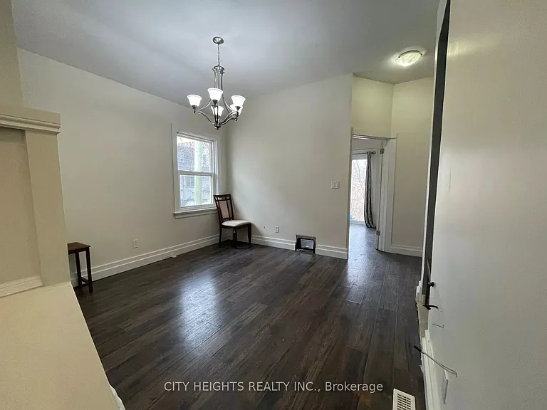 1561 Hurontario St — Photo 5