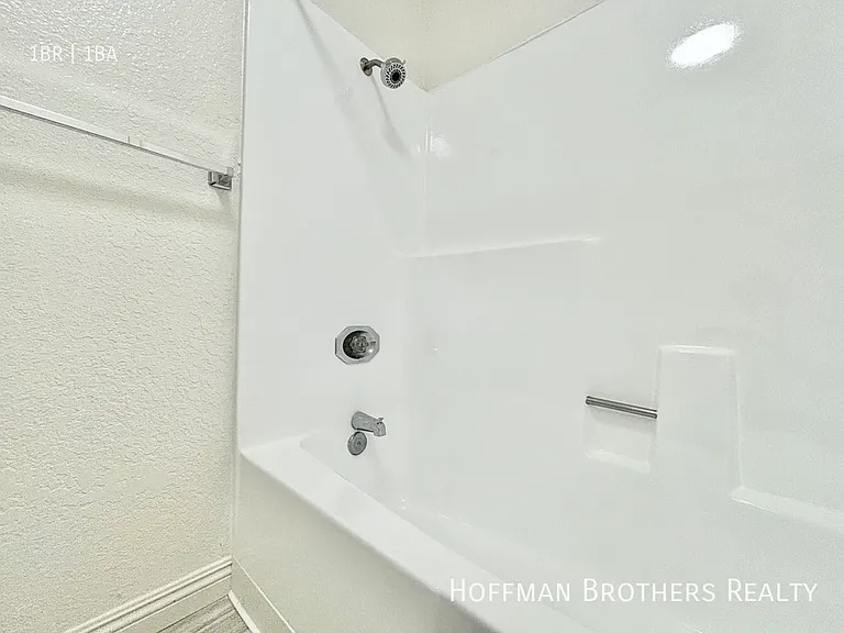 10346 Commerce Ave #19 — Photo 6