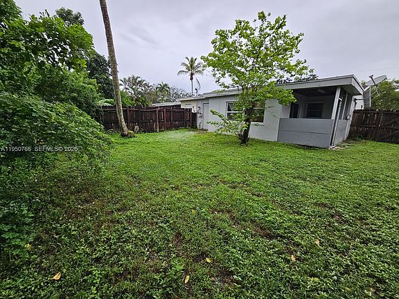 4th image of 9438 SW 51st St