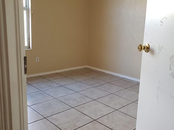4th image of 6221 Royal Gorge Dr