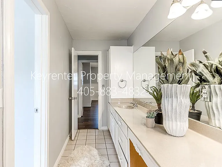 3615 SW 12th St — Photo 17