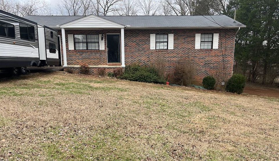 1st image of 574 Linder Ln