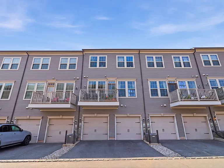14 Leahy Dr — Photo 30