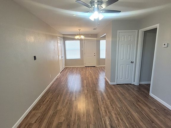 4th image of 1209 E Cowden Ave