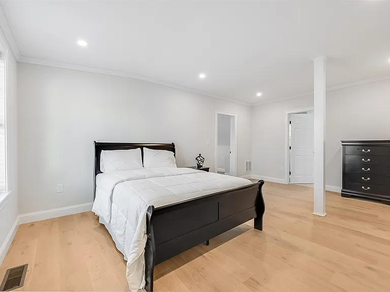 32 Perthshire Rd #2 — Photo 20