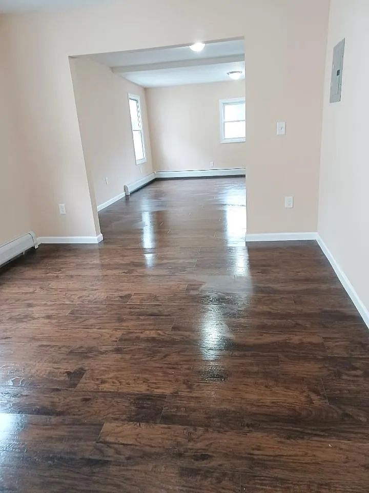 528 S Clinton St — Photo 4