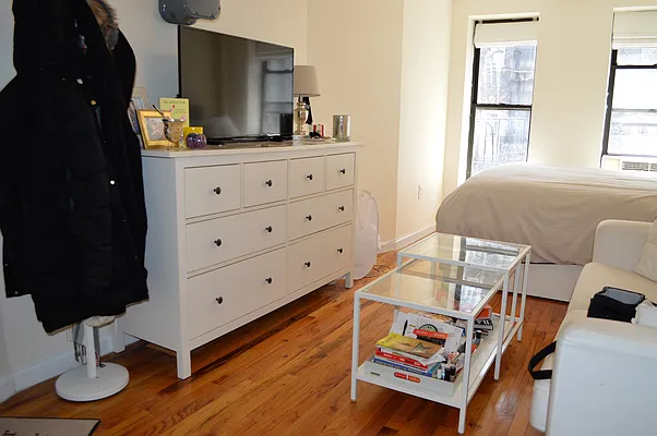 Rented by OvCo Realty | media 6