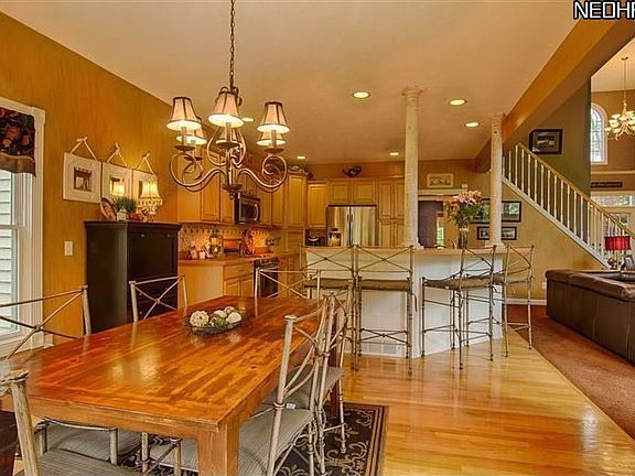 3rd image of 10660 Somerset Dr