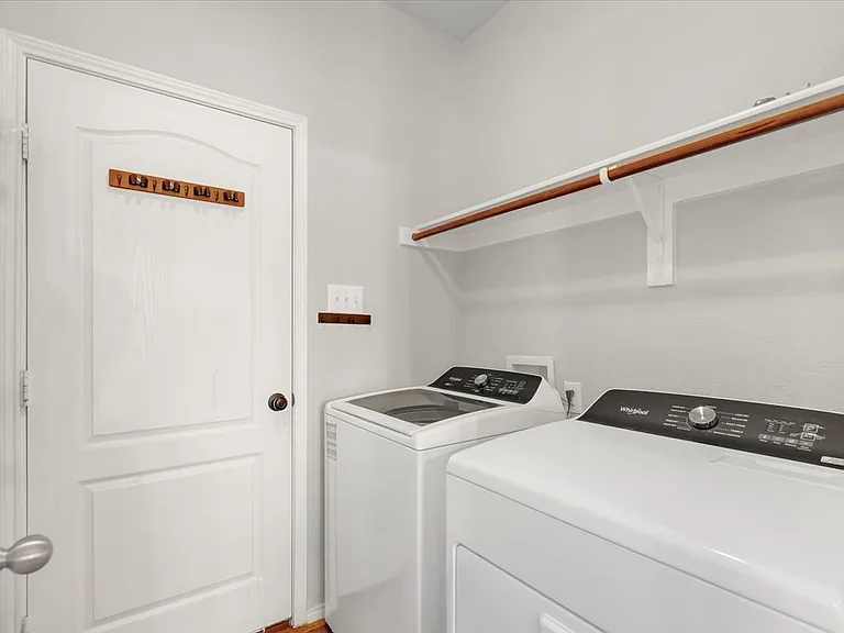 4260 Aldridge Ln — Photo 19