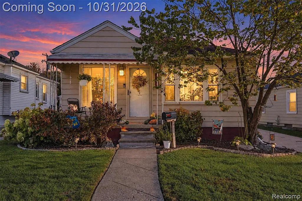 3 bed, 2.0 bath, 1726 sqft, $1,950 — Photo 1