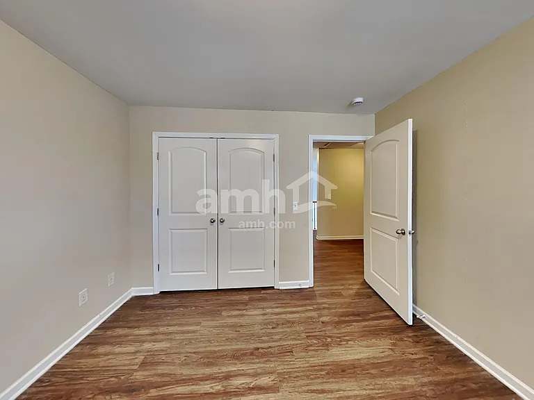 484 Albion Cir — Photo 14