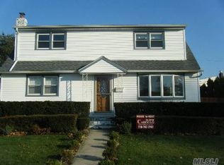 763 Arlington Dr, Seaford, NY 11783