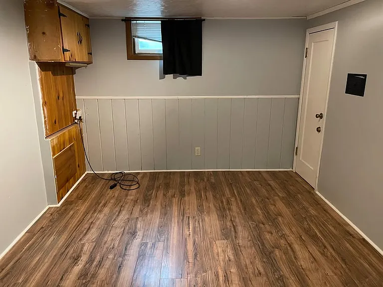 1368 Davis Ave — Photo 4