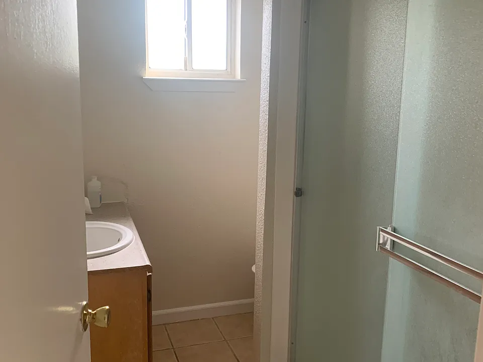 381 Rose Ave #1