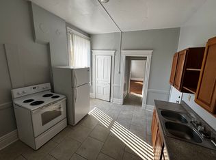 Large 2 Bedroom Apartment, Davenport, IA 52803