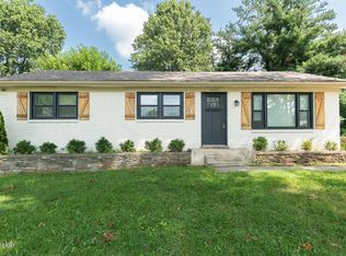 8409 Robin Hill Dr, Louisville, KY 40291