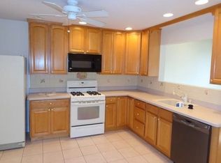 10 Donizetti St, Wellesley, MA 02482