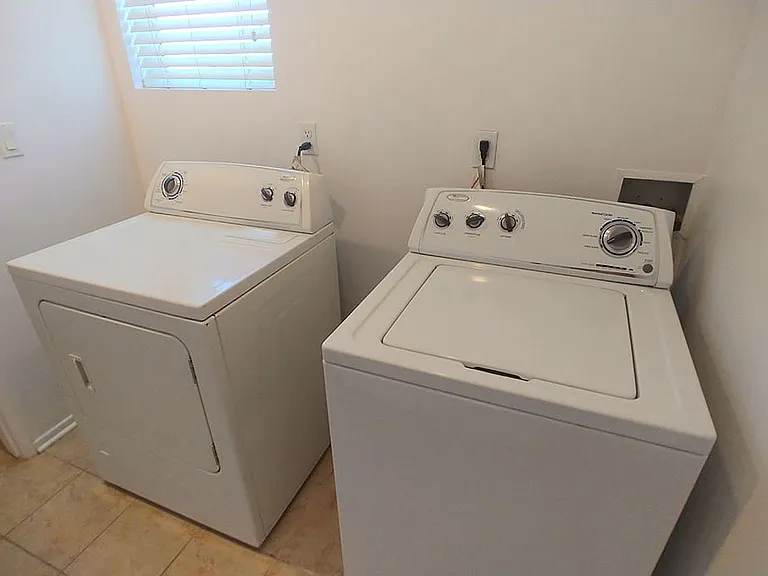 Almeria Townhomes — Photo 65