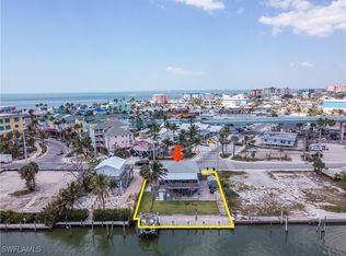340 Crescent St, Fort Myers Beach, FL 33931