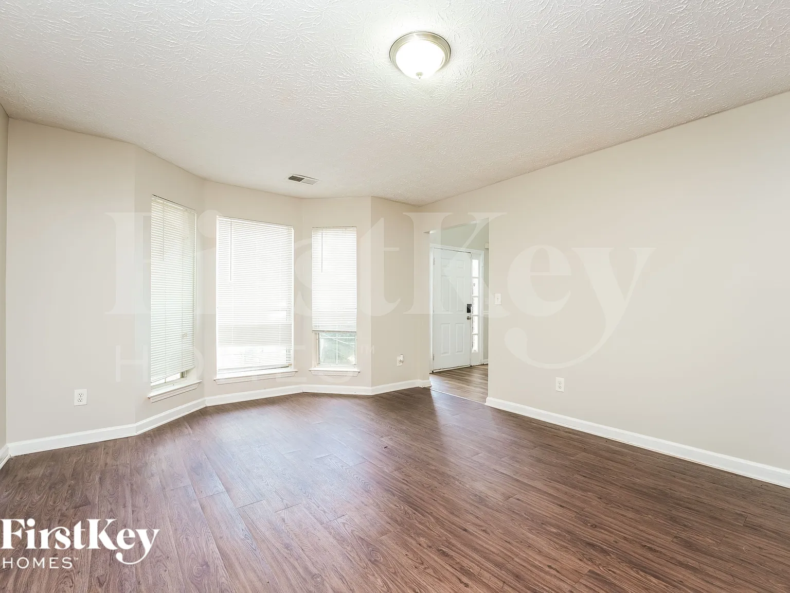 5 bed, 3.5 bath, 2494 sqft, $2,675 — Photo 4
