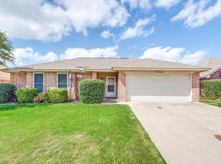 7705 Prairie Dr, Watauga, TX 76148