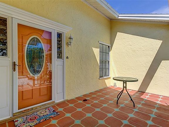 3rd image of 2863 Trailwood Dr