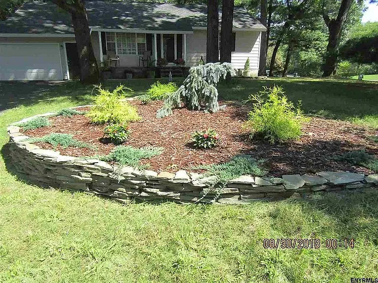 20 Tamarack Trl — Photo 2