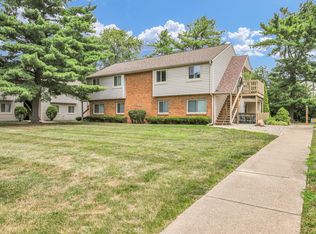 1613 Lyndhurst Dr APT F, Savoy, IL