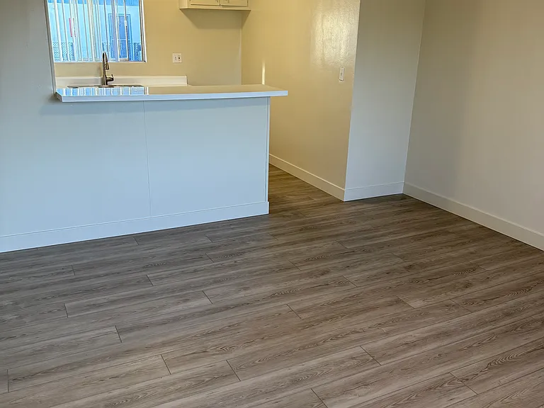 Living room & Kitchen