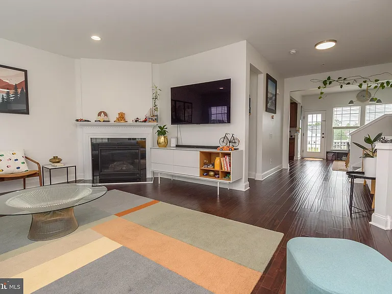 303 Ellison Dr — Photo 11