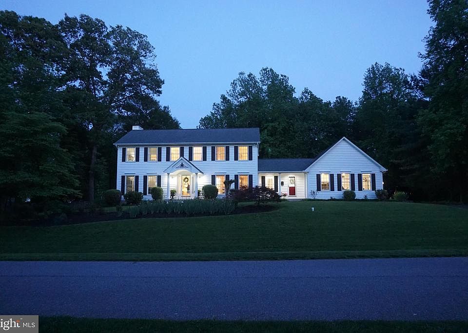 1st image of 7641 Jeannine Ave