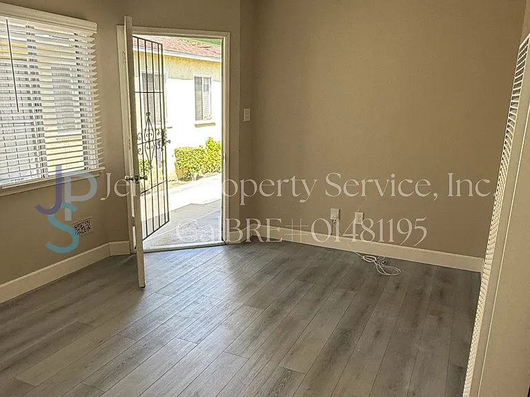 6017 Pine Ave #C — Photo 3
