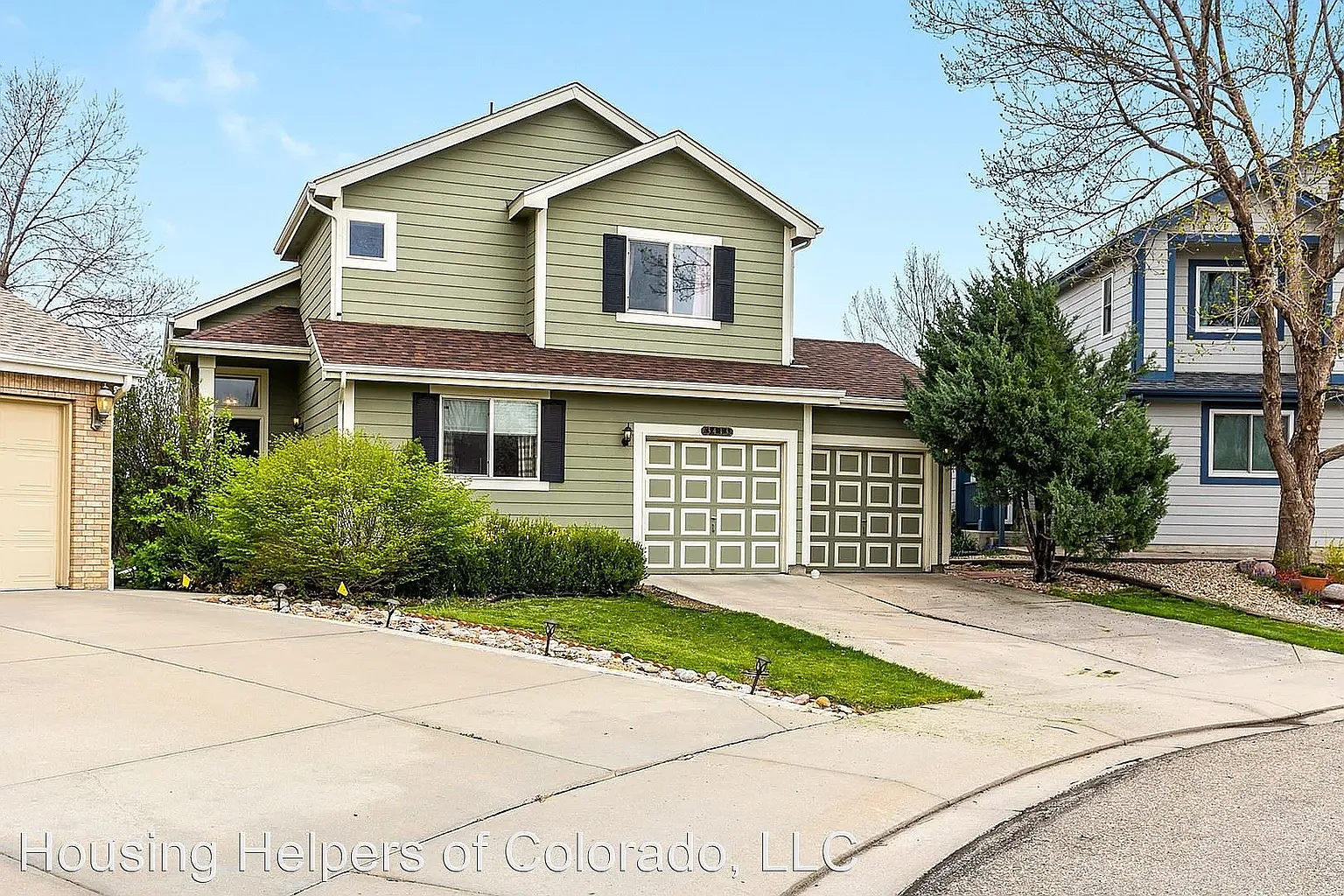 4 bed, 2416 sqft, $3,200 — Photo 2